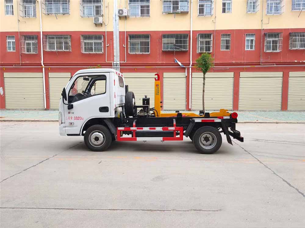 重汽豪曼勾臂垃圾车