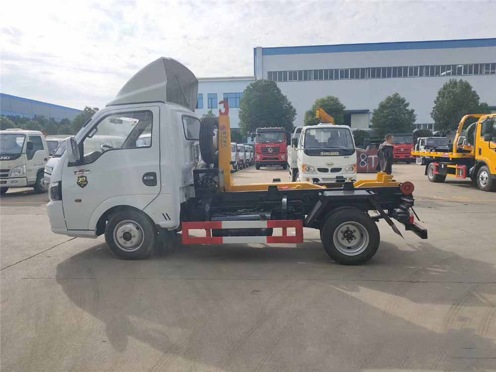 重汽豪曼勾臂垃圾车