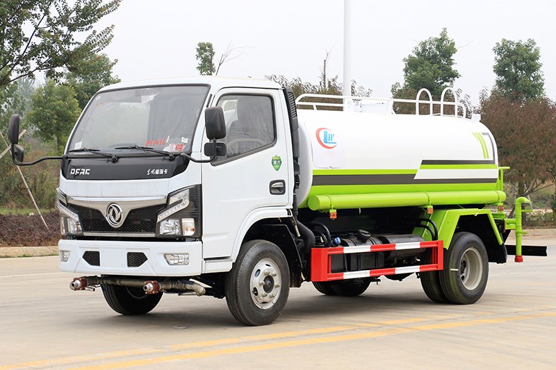 国六东风小多利卡 5吨 洒水车