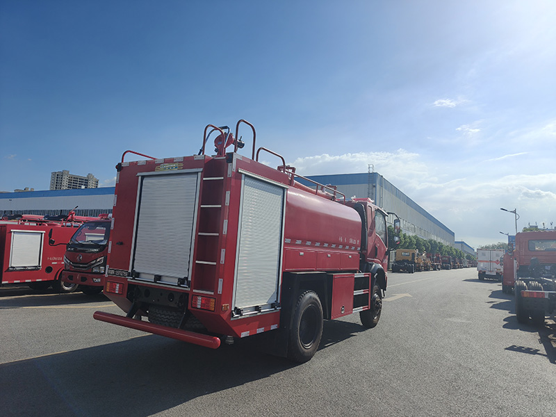 四驱单排5.25方洒水车森林消防洒水车-消防泵
