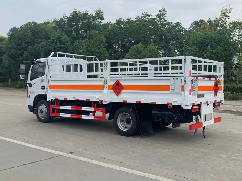 东风5.2米气瓶运输车