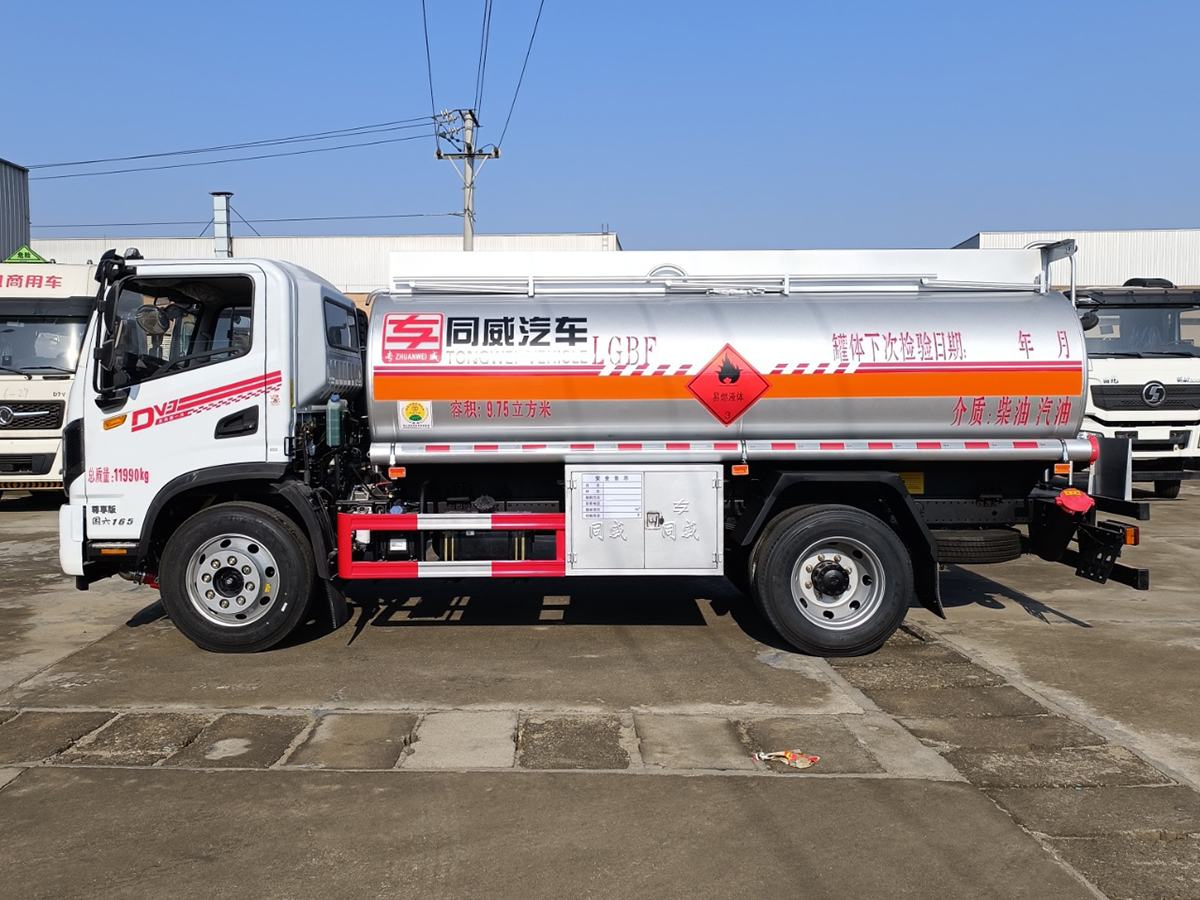 东风华神DV3 8吨油罐车