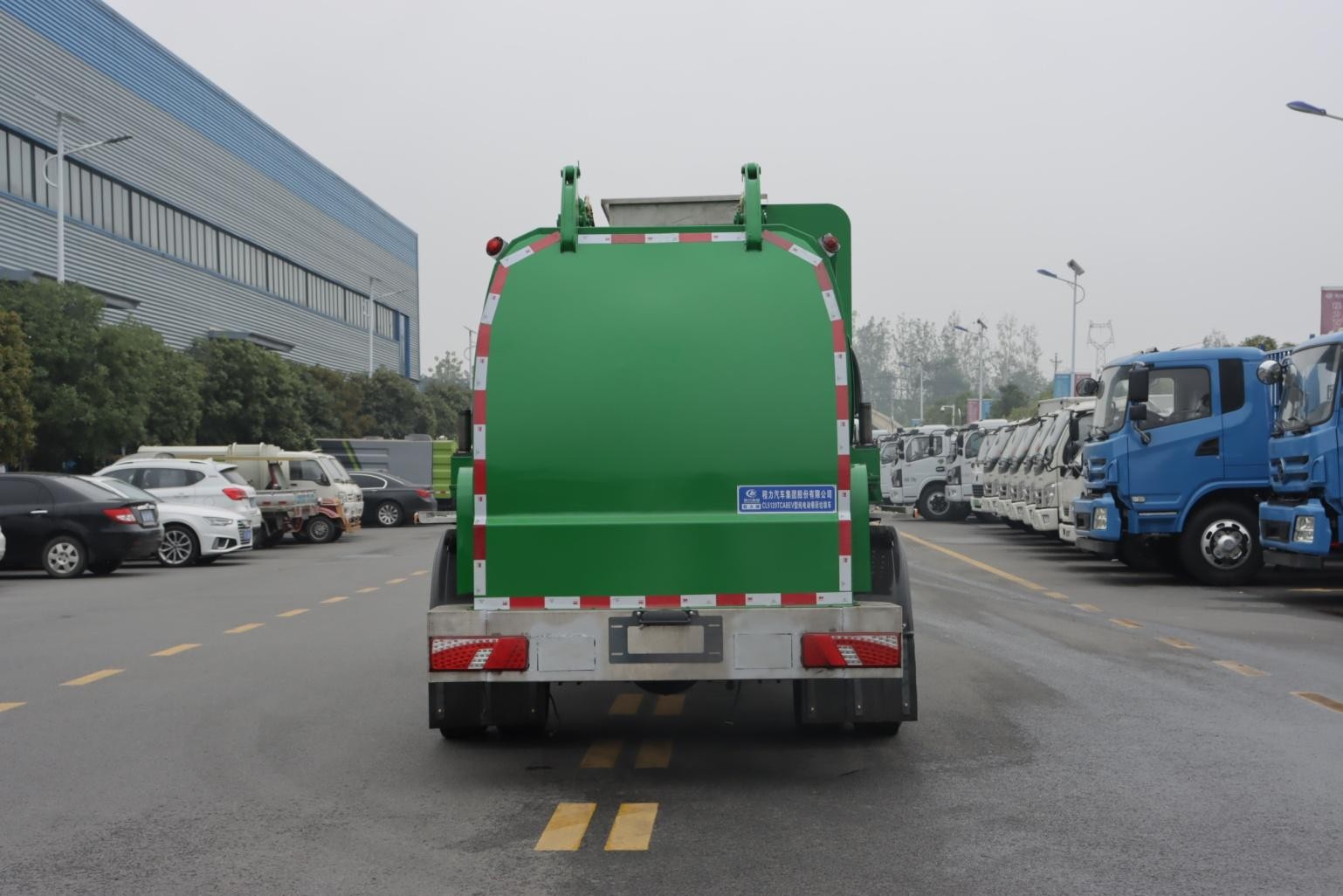 比亚迪7方纯电动餐厨垃圾车