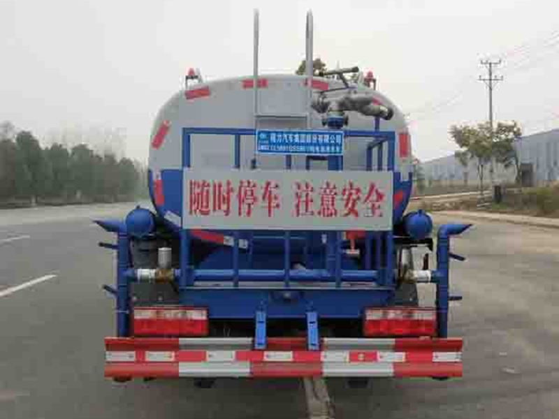 东风多利卡4.5方纯电动洒水车