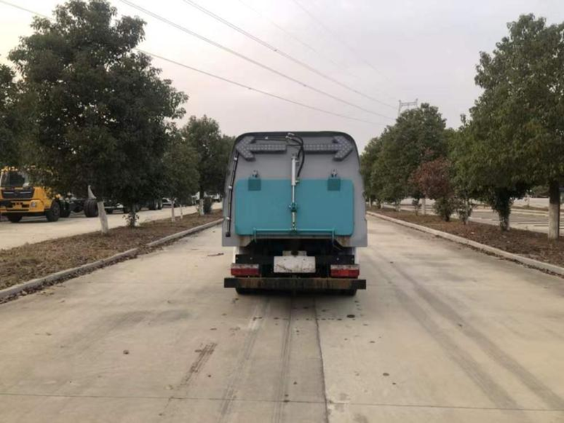 东风CL5041TSLBEV型纯电动扫路车