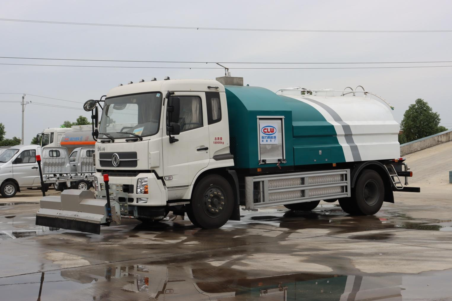 CL5120GQXBEV型纯电动护栏清洗车