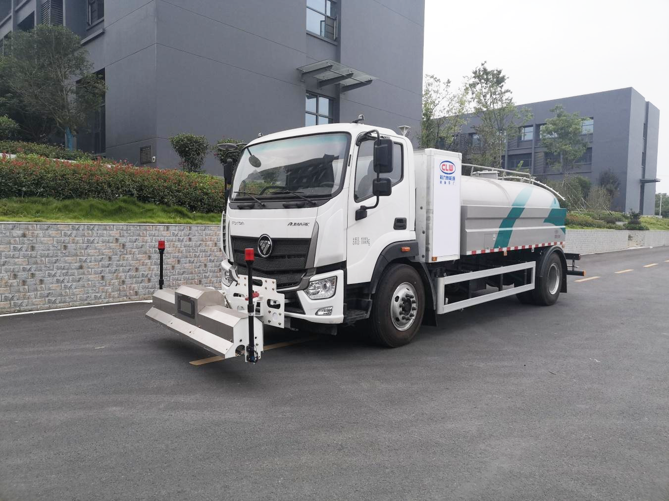 CL5120GQXBEV型纯电动护栏清洗车