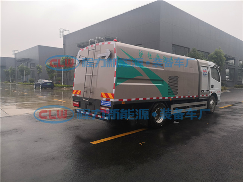 东风4方纯电动护栏清洗车